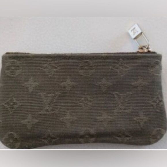 Louis Vuitton Denim Clutch - Picture 1 of 11